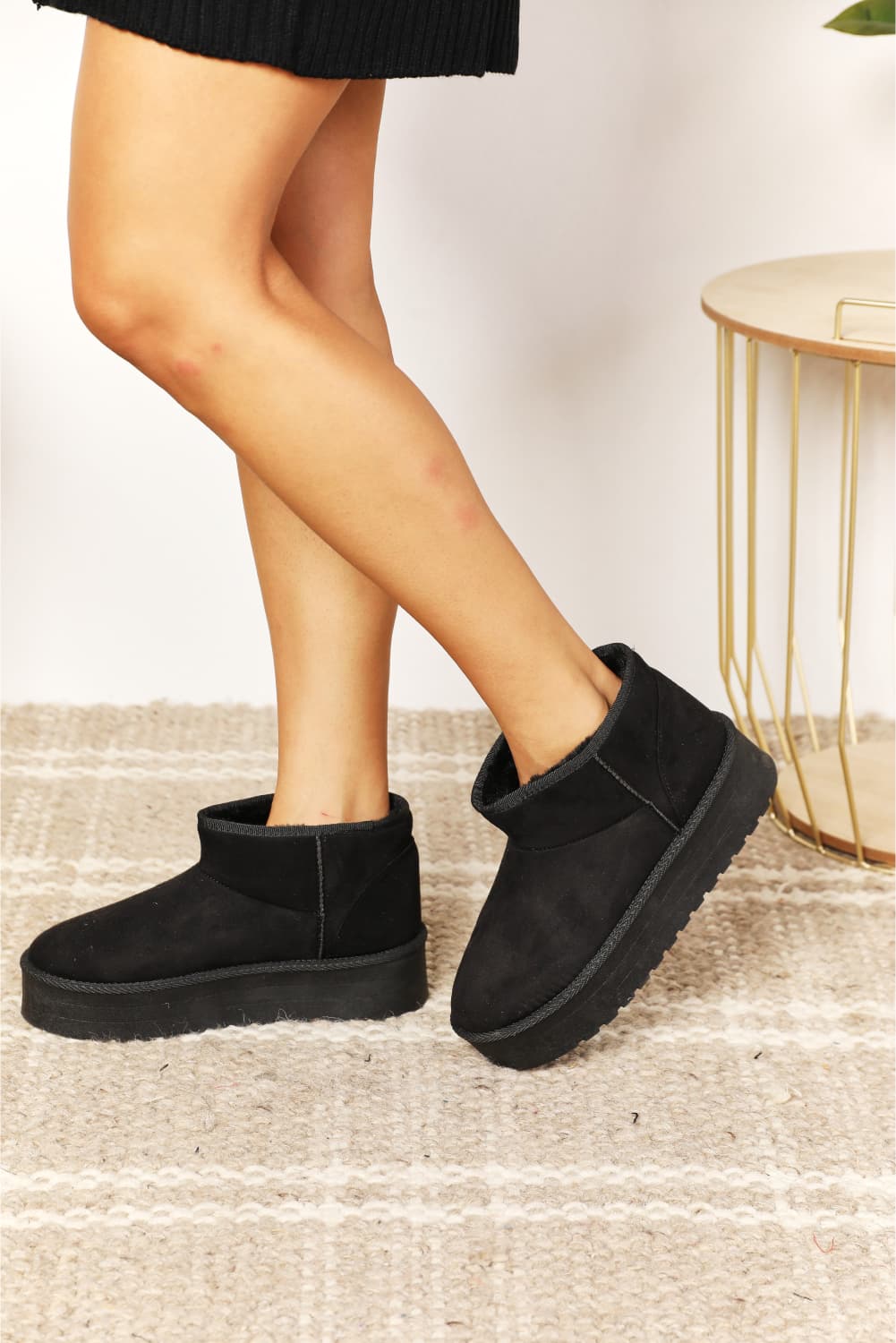 Noel - Legend Fleece Lined Chunky Platform Mini Boots (Black)