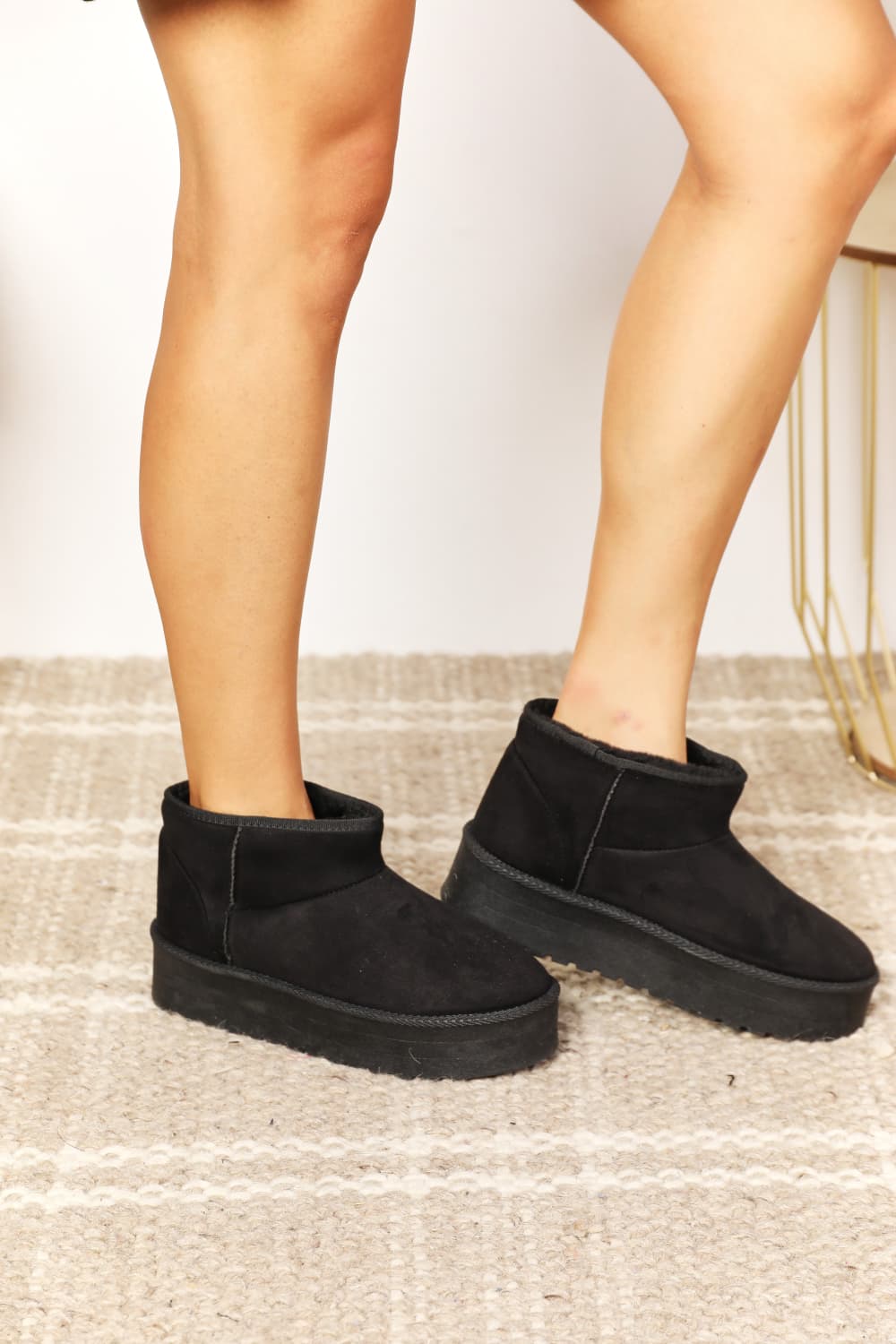 Noel - Legend Fleece Lined Chunky Platform Mini Boots (Black)