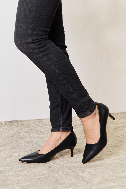 Elysee - 2" Closed Toe Kitten Heels