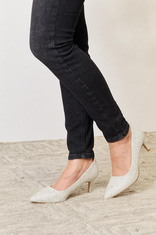 Elysee - 2" Closed Toe Kitten Heels
