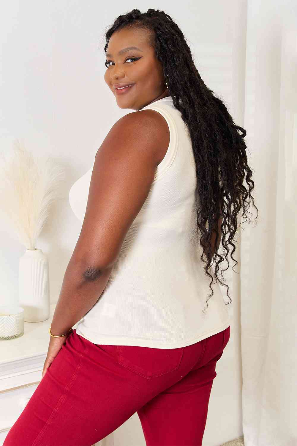 Bailey - Round Neck Tank