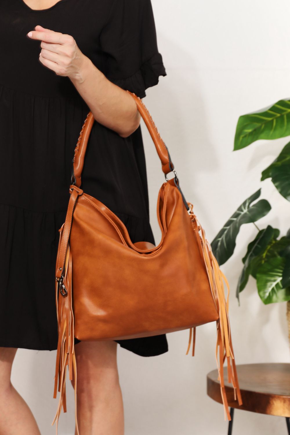 Paulina - SHOMICO Fringe Detail Shoulder Bag