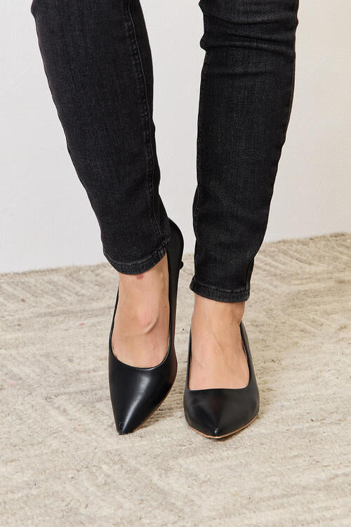 Elysee - 2" Closed Toe Kitten Heels