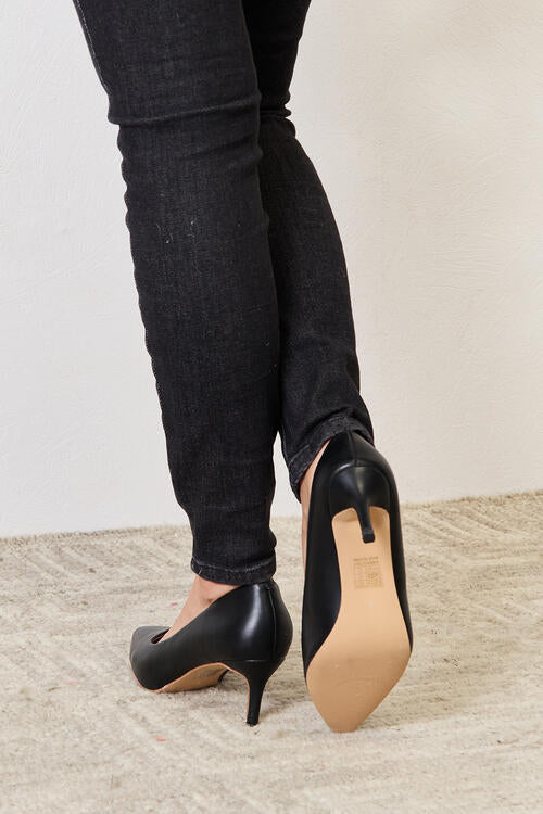 Elysee - 2" Closed Toe Kitten Heels
