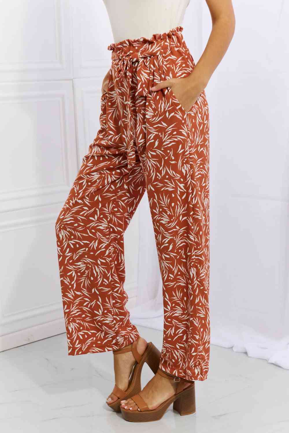 Judith - Heimish Geometric Printed Pants in Coral