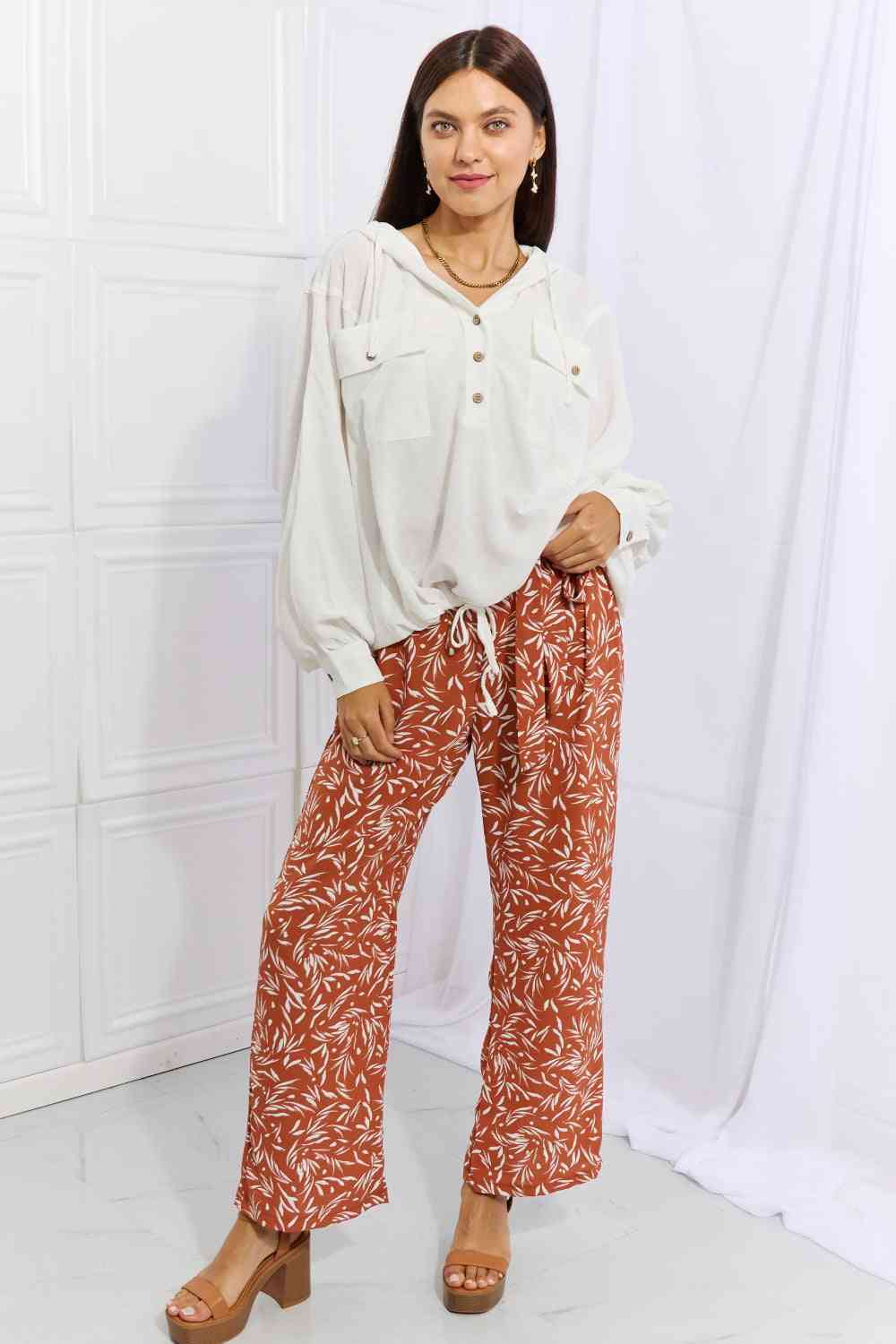 Judith - Heimish Geometric Printed Pants in Coral