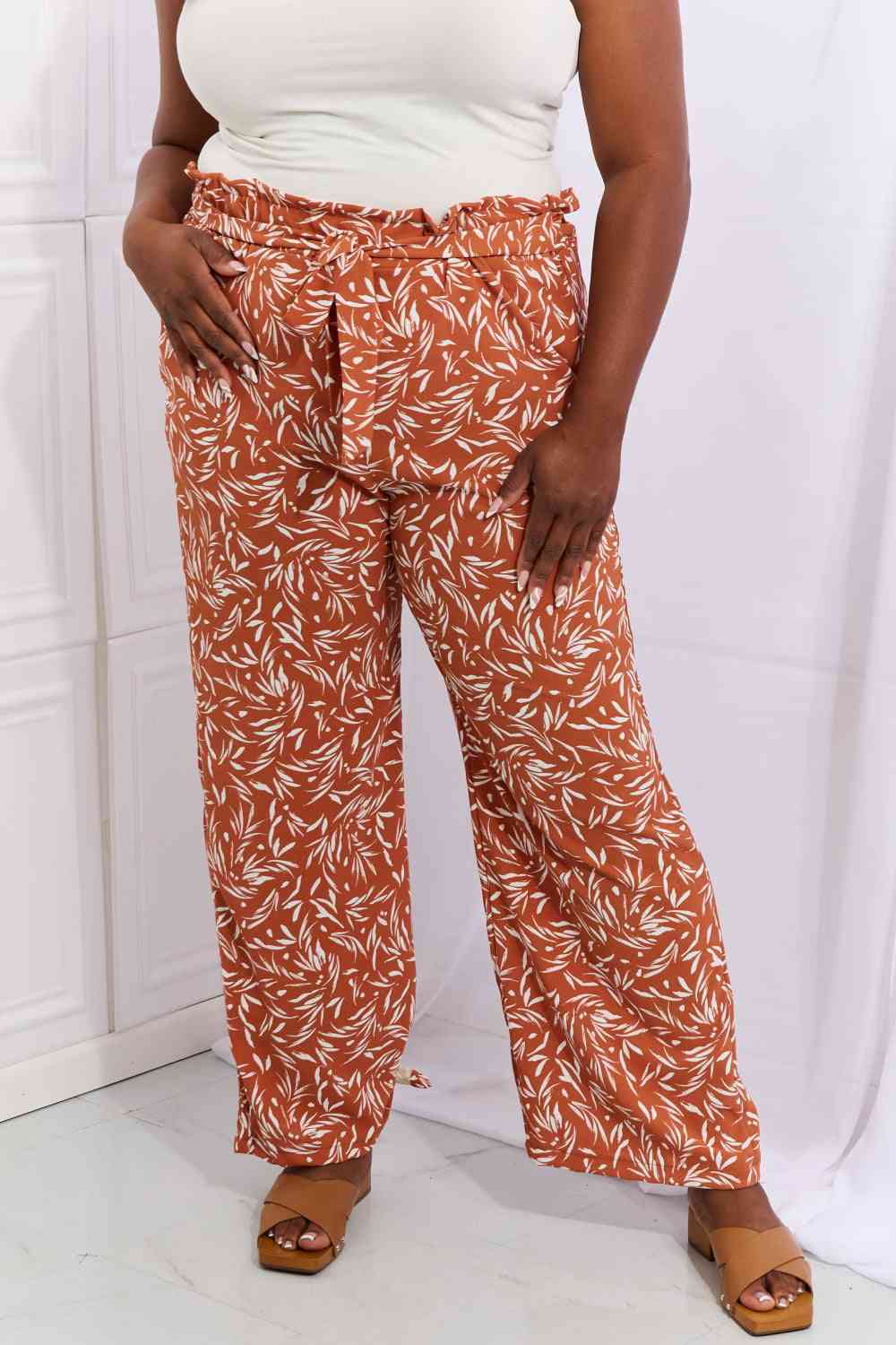 Judith - Heimish Geometric Printed Pants in Coral